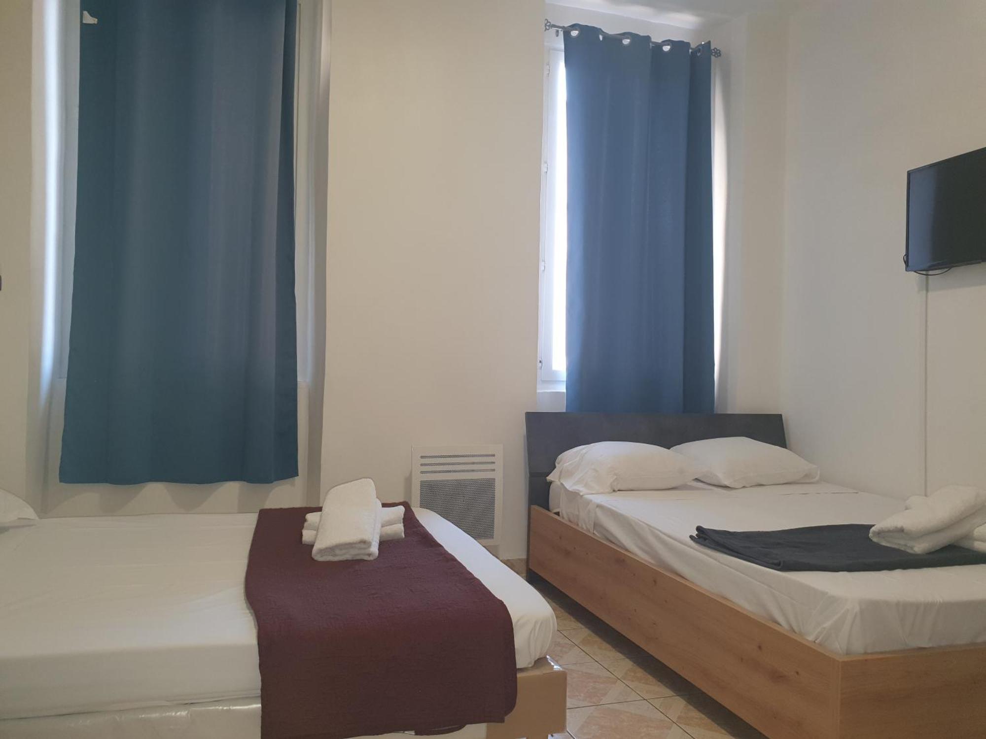 Hotel Du Centre Marseille Room photo